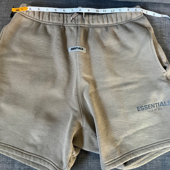 FOG - FEAR OF GOD Essentials Sweat Shorts - Small - Picture 5 of 6